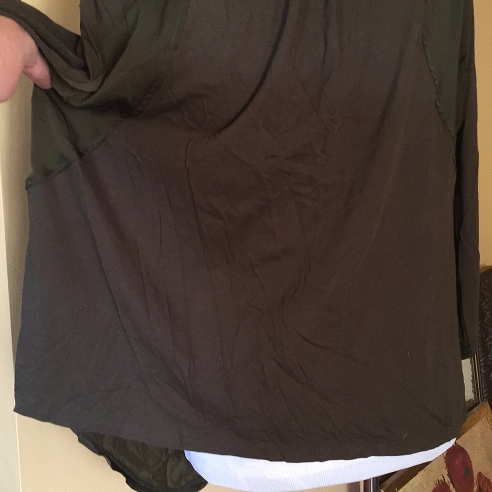 ANTHROPOLOGIE Size LARGE Army Green Buttonfront Blouse Stretch Cozy $68 NEW - Picture 8 of 8